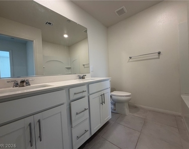 2562 Ofanto Street - Photo Thumbnail 12