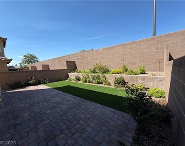 2562 Ofanto Street - Photo Thumbnail 25