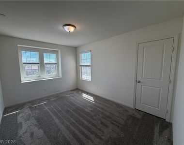 2562 Ofanto Street - Photo Thumbnail 9