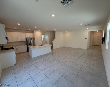 2562 Ofanto Street - Photo Thumbnail 2