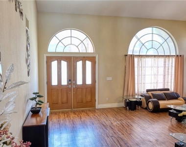 3704 N Campbell Road - Photo Thumbnail 4