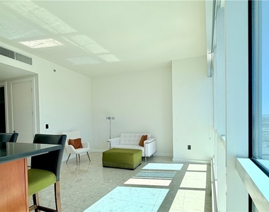 4575 Dean Martin Drive - Photo Thumbnail 17