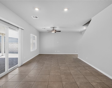 371 Scarlet Pine Court - Photo Thumbnail 3