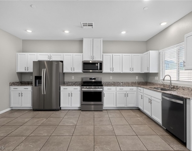 371 Scarlet Pine Court - Photo Thumbnail 4