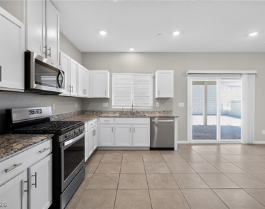 371 Scarlet Pine Court - Photo Thumbnail 5