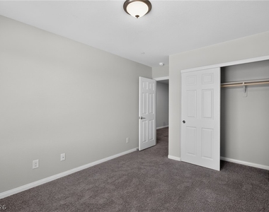 371 Scarlet Pine Court - Photo Thumbnail 15