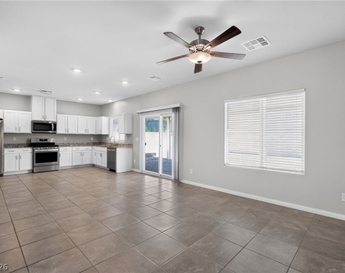 371 Scarlet Pine Court - Photo Thumbnail 2