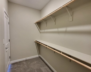 11466 Ethereal Landing Avenue - Photo Thumbnail 16
