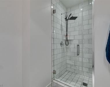 4471 Dean Martin Drive - Photo Thumbnail 26