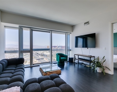 4471 Dean Martin Drive - Photo Thumbnail 6