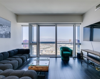 4471 Dean Martin Drive - Photo Thumbnail 5
