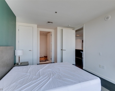 4471 Dean Martin Drive - Photo Thumbnail 31