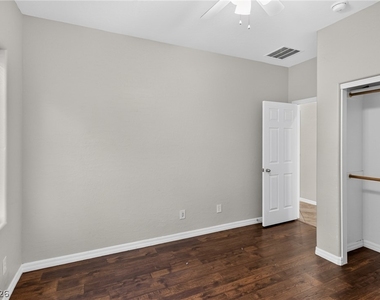 8606 Kennedy Heights Court - Photo Thumbnail 12