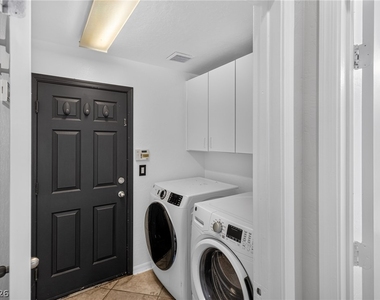 8606 Kennedy Heights Court - Photo Thumbnail 14
