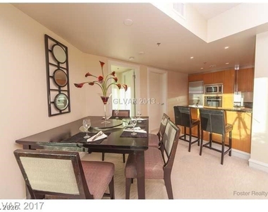 2700 S Las Vegas Boulevard - Photo Thumbnail 2