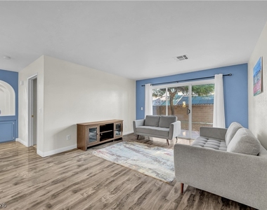 3538 Casa Real Way - Photo Thumbnail 8