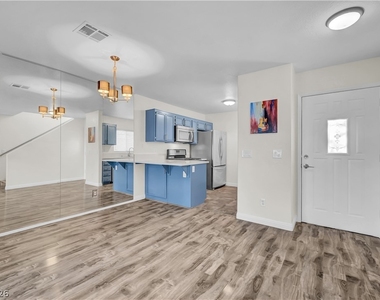 3538 Casa Real Way - Photo Thumbnail 12