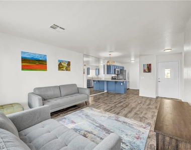 3538 Casa Real Way - Photo Thumbnail 11