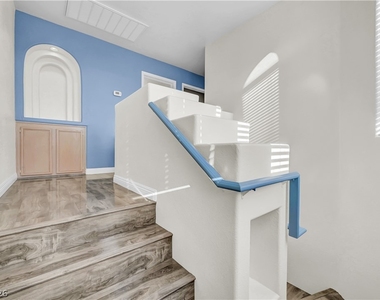 3538 Casa Real Way - Photo Thumbnail 24
