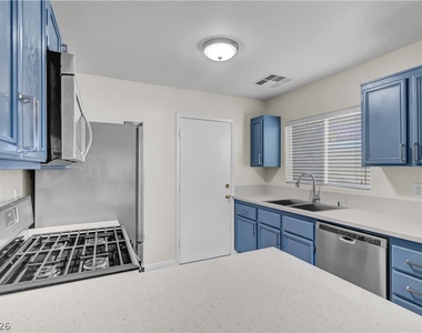 3538 Casa Real Way - Photo Thumbnail 15
