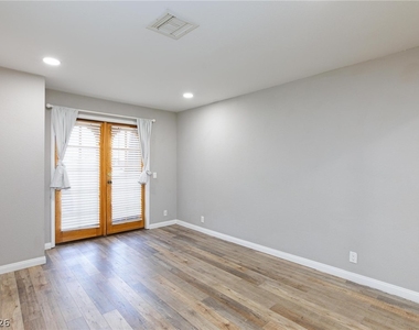 4069 Nook Way - Photo Thumbnail 10
