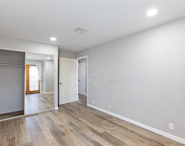 4069 Nook Way - Photo Thumbnail 11