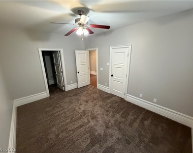 469 Via Palermo Drive - Photo Thumbnail 10
