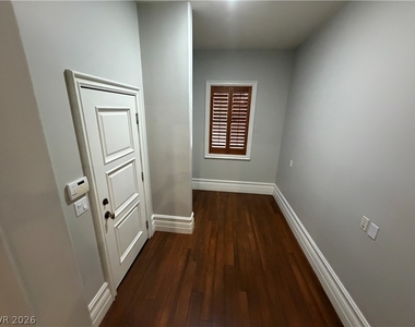 469 Via Palermo Drive - Photo Thumbnail 27