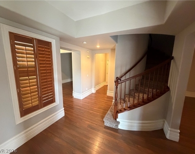 469 Via Palermo Drive - Photo Thumbnail 21