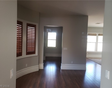 469 Via Palermo Drive - Photo Thumbnail 7