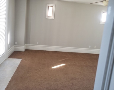 469 Via Palermo Drive - Photo Thumbnail 36
