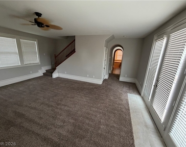 469 Via Palermo Drive - Photo Thumbnail 2