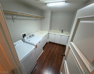 469 Via Palermo Drive - Photo Thumbnail 39