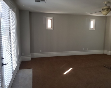 469 Via Palermo Drive - Photo Thumbnail 37