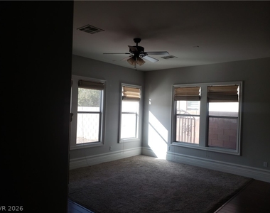 469 Via Palermo Drive - Photo Thumbnail 8
