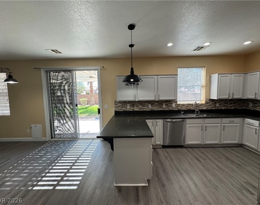 749 Beach Park Street - Photo Thumbnail 5