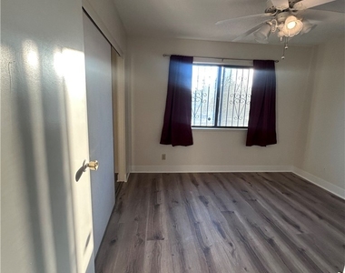 5409 Aston Avenue - Photo Thumbnail 4