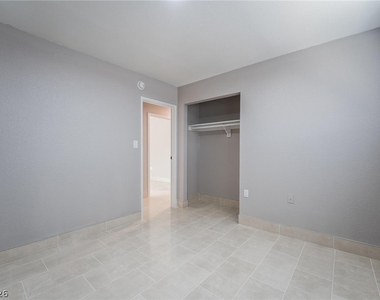 5279 Vicksburg Avenue - Photo Thumbnail 25