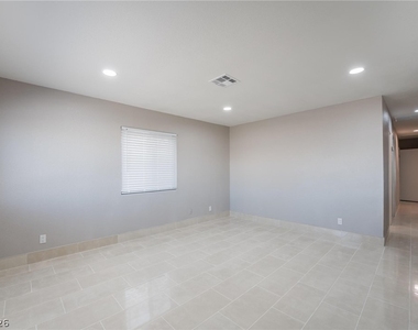 5279 Vicksburg Avenue - Photo Thumbnail 6