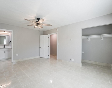 5279 Vicksburg Avenue - Photo Thumbnail 16