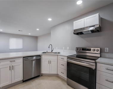 5279 Vicksburg Avenue - Photo Thumbnail 12