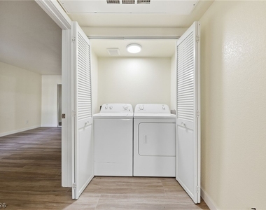 9325 W Desert Inn Road - Photo Thumbnail 17