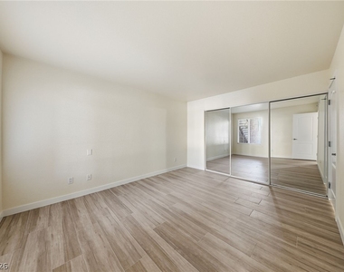 9325 W Desert Inn Road - Photo Thumbnail 13