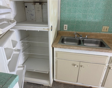 1808 Fairfield Avenue - Photo Thumbnail 4