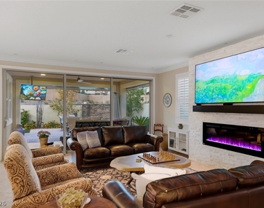 2534 Birch Hollow Street - Photo Thumbnail 9