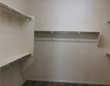 135 Berneri Drive - Photo Thumbnail 6