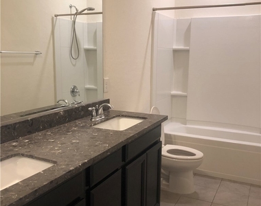 135 Berneri Drive - Photo Thumbnail 15