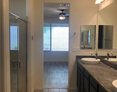 135 Berneri Drive - Photo Thumbnail 7