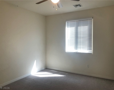 135 Berneri Drive - Photo Thumbnail 12