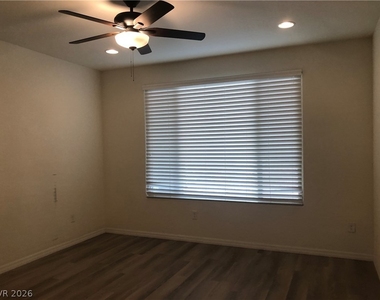 135 Berneri Drive - Photo Thumbnail 4